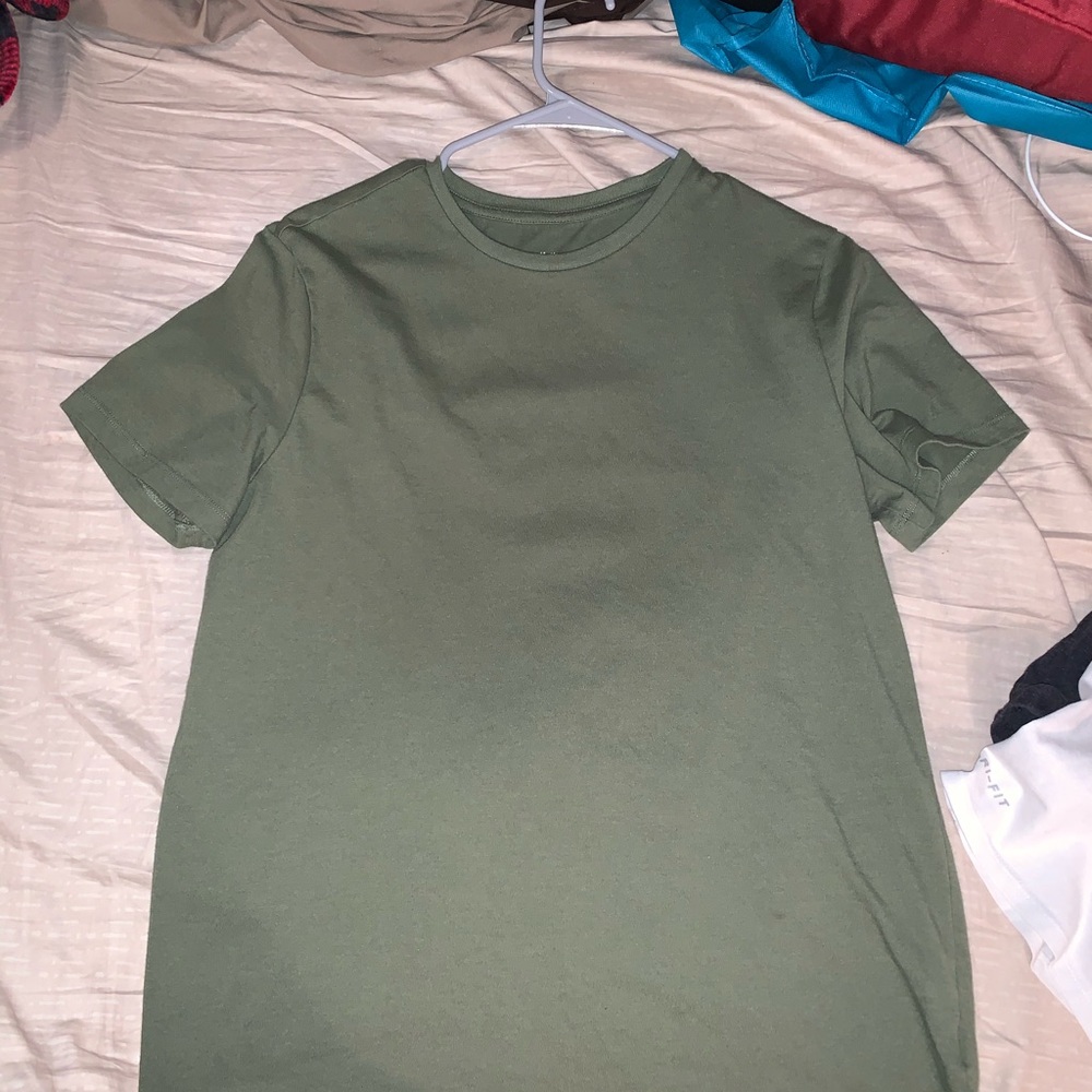 Green short sleeve shirt NEVER WORN